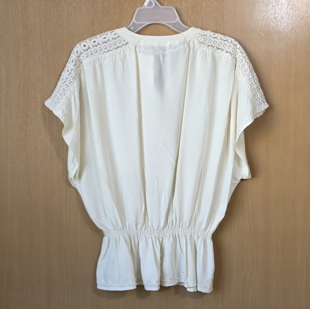 Democracy Cream Crochet Peasant Blouse – Size M - Picture 3 of 16